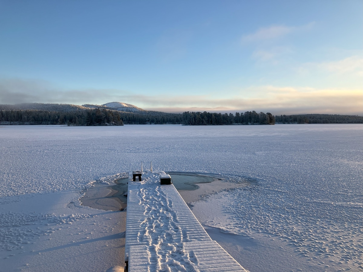 Lakeside cabin with hot tub, 7 pers. Ruka-Kuusamo