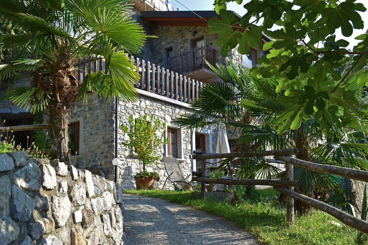 Crotto di Somana农舍的双人房