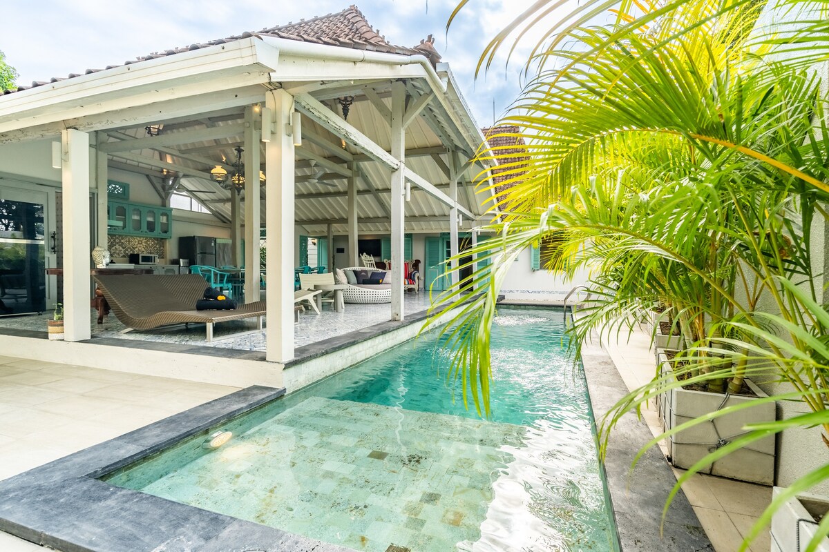 3BR Beautiful Vintage Family Villa with in Canggu