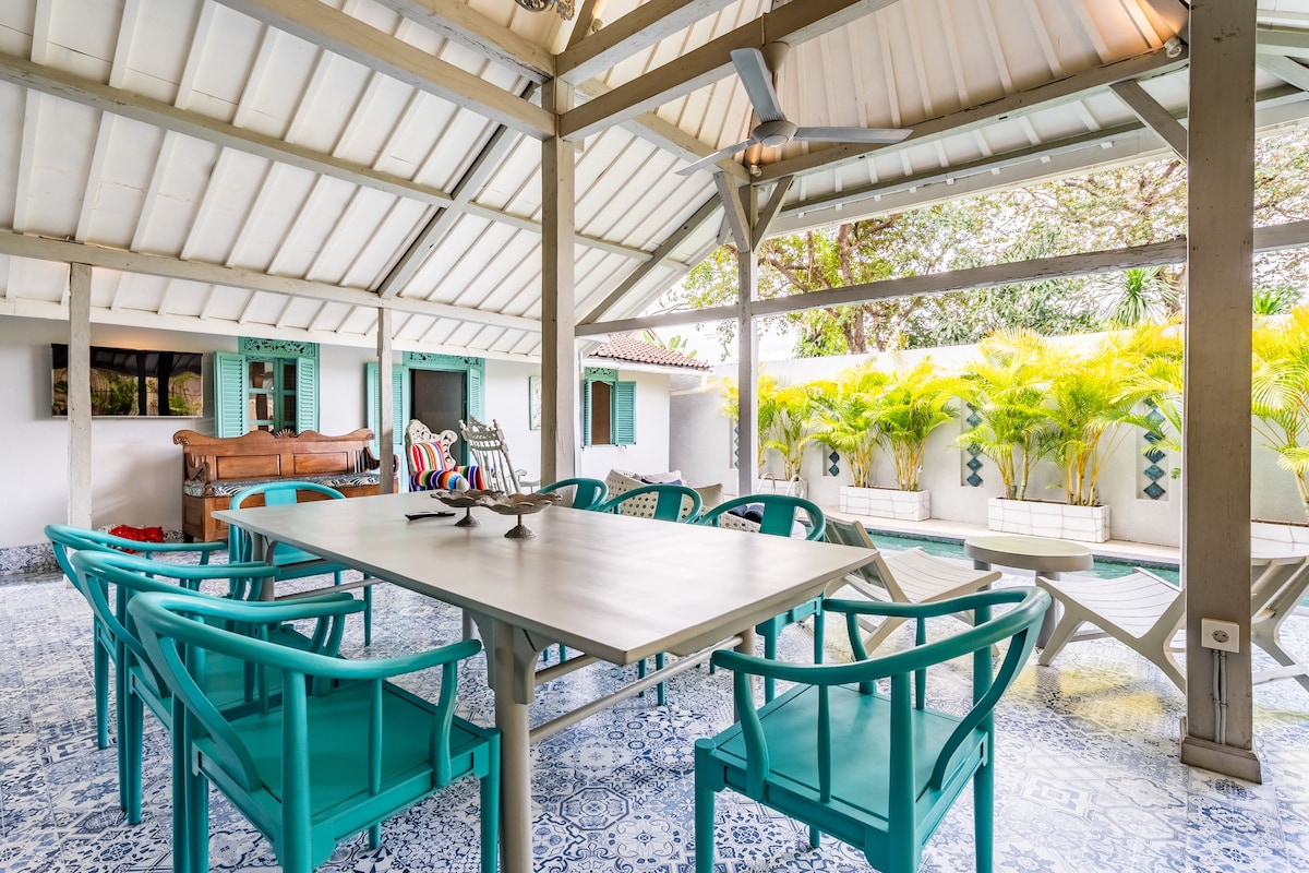 3BR Beautiful Vintage Family Villa with in Canggu