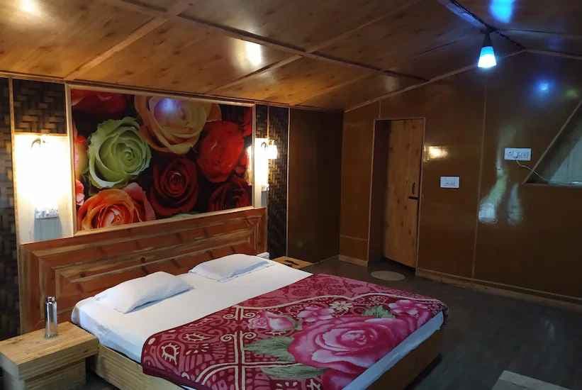 A peaceful & scenic stay in Kings Cottage at Kufri