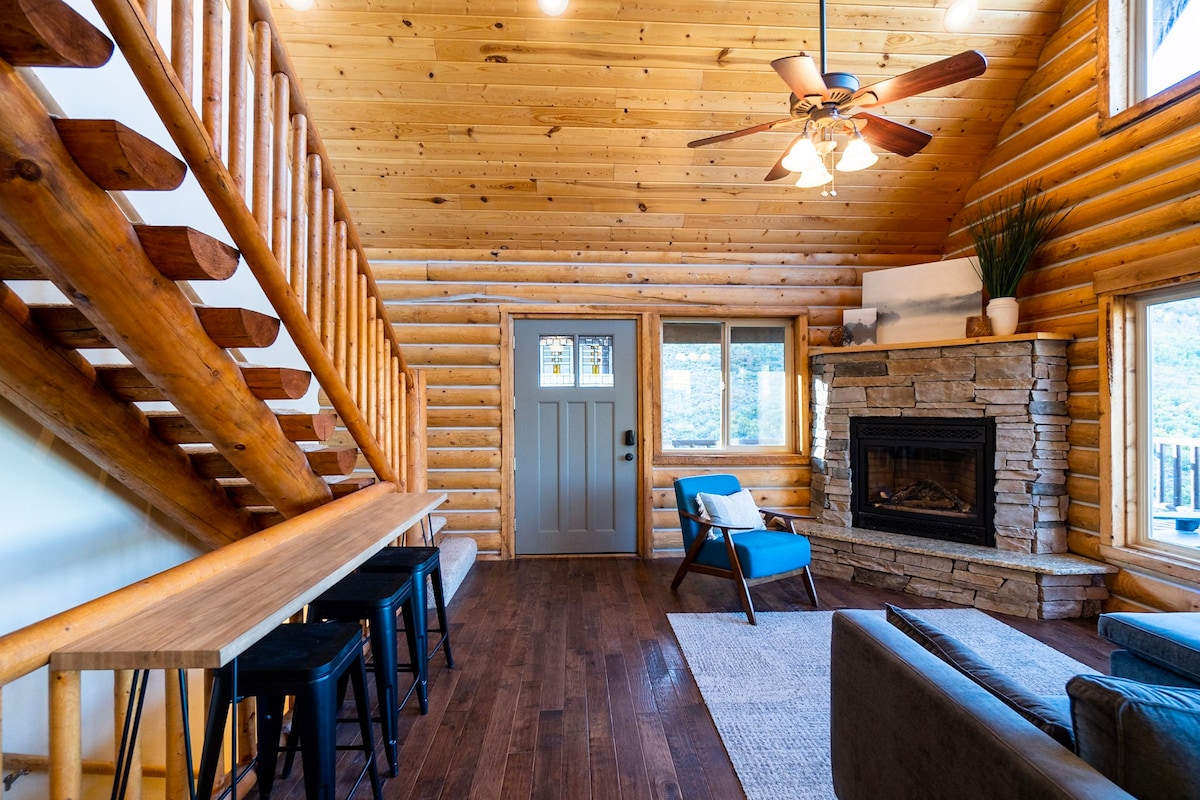 New! Remote, Off-grid Cabin. Close to Park City!