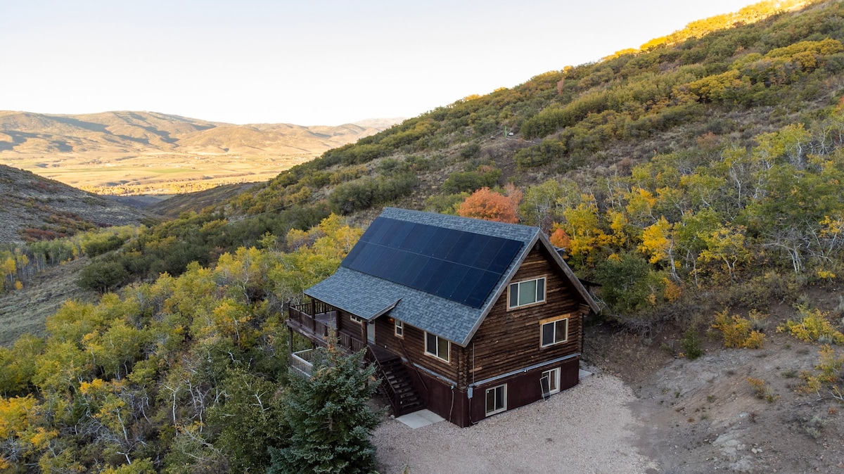New! Remote, Off-grid Cabin. Close to Park City!