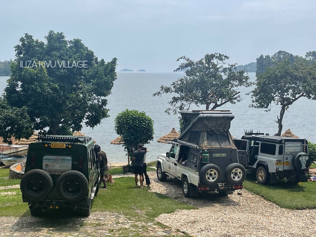 可欣赏基武湖（ Lake Kivu ）景观的双人房