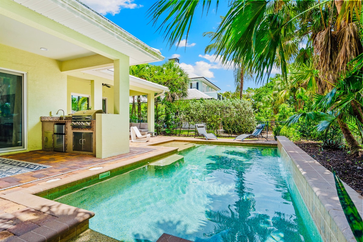 *LUXURY!*Private Beach Access!*Beachside Pool Home