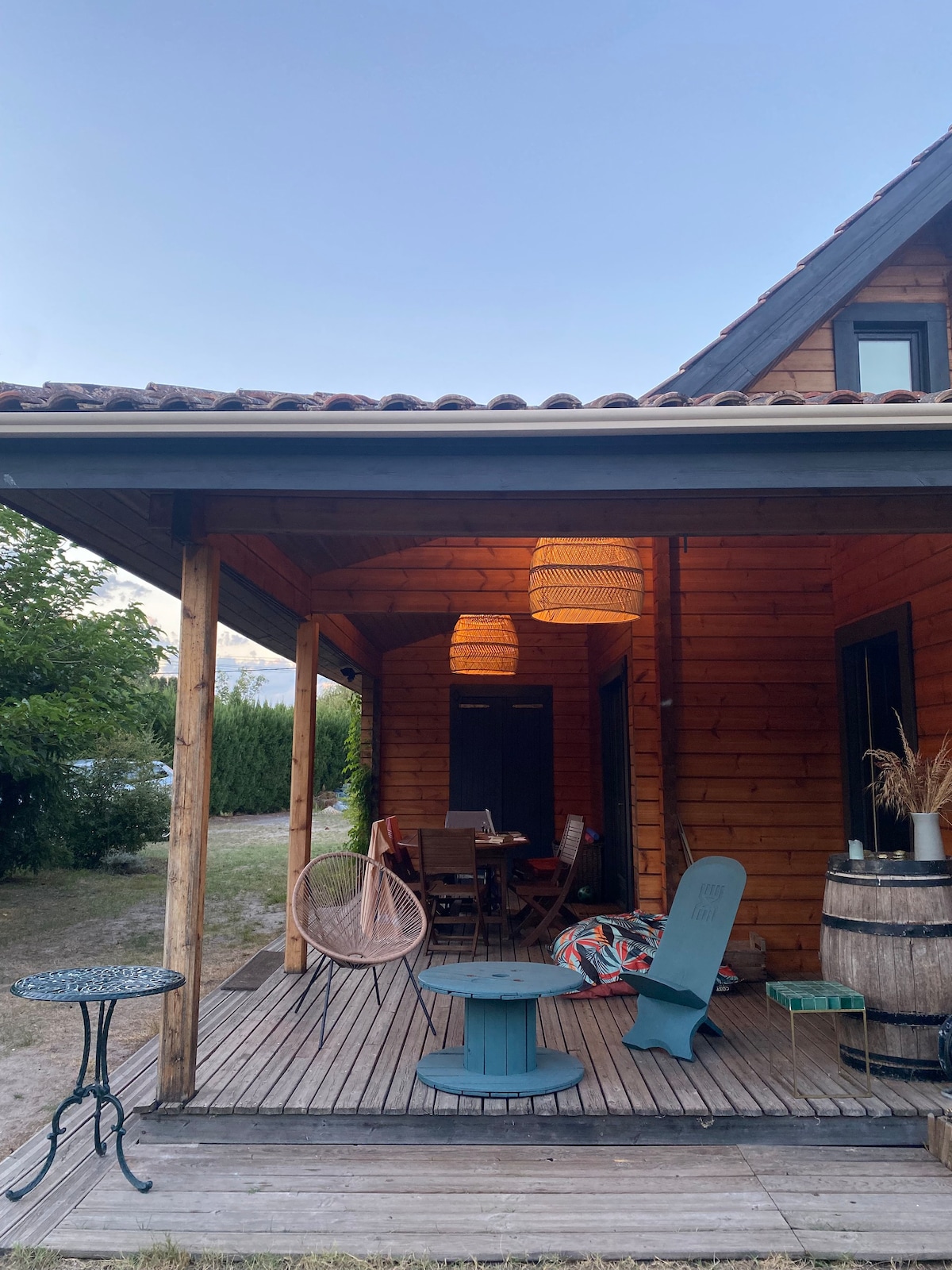Jolie maison en bois avec piscine, sud Gironde