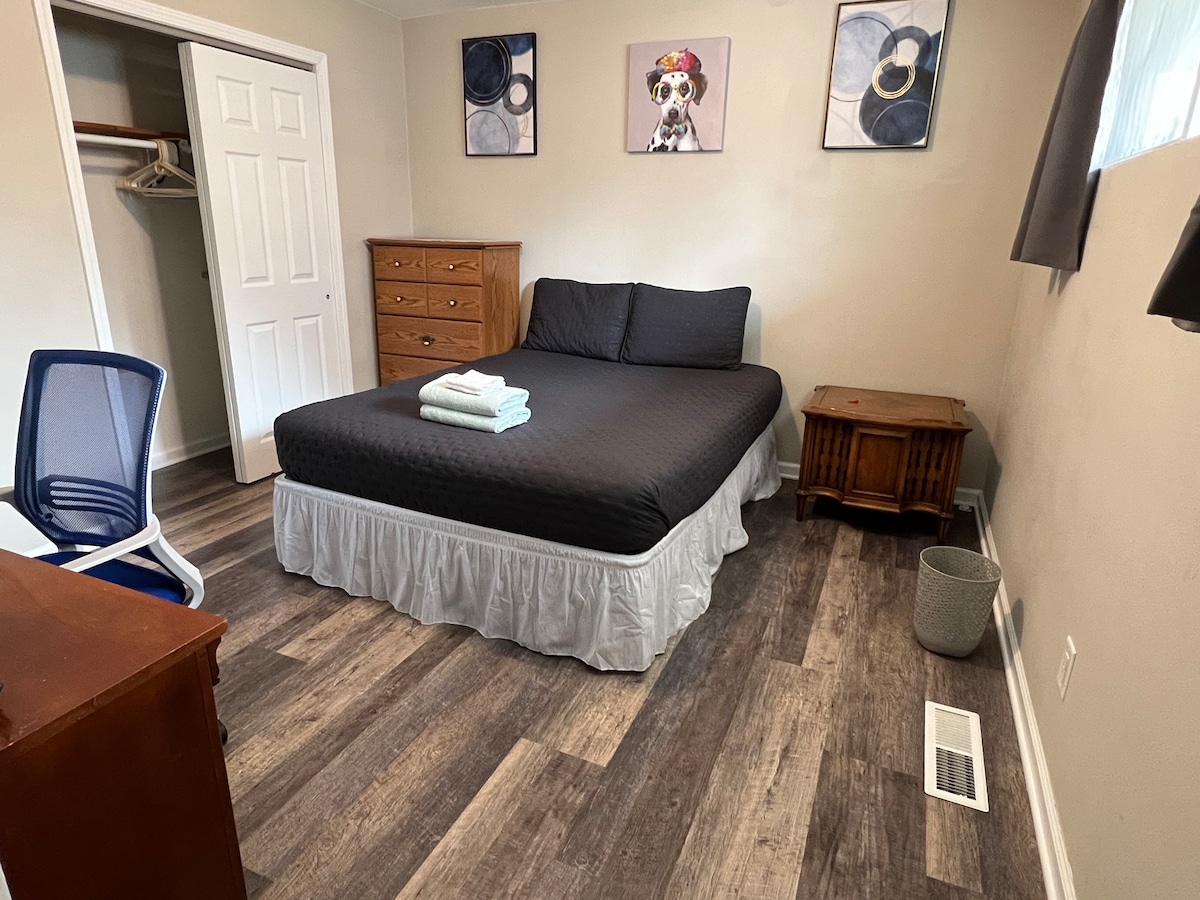 Master Suite Near Universities