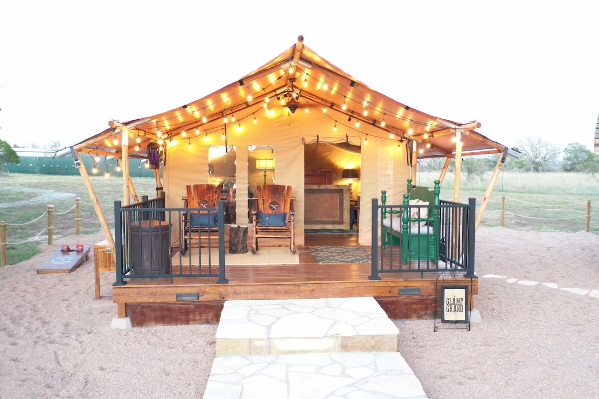 "Glamp Grand" in Texas at the Grand Oaks Ranch