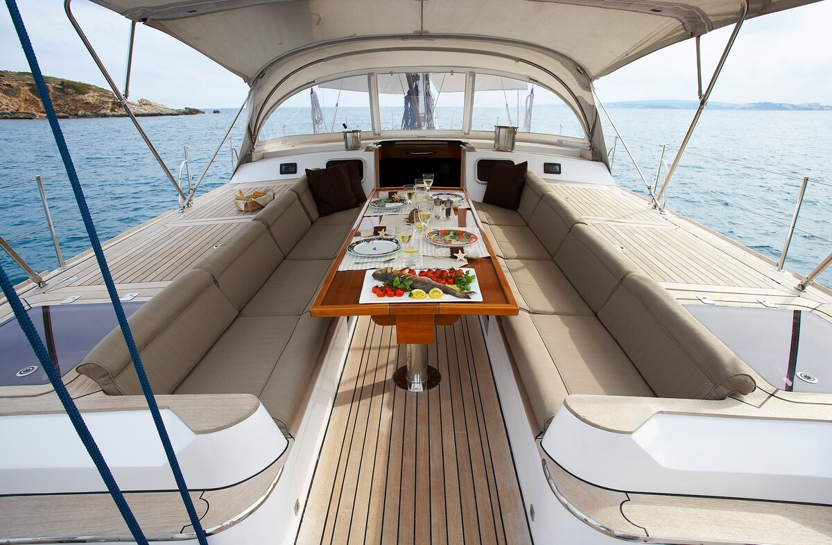Private suite + full bath on 83ft yacht by the sea