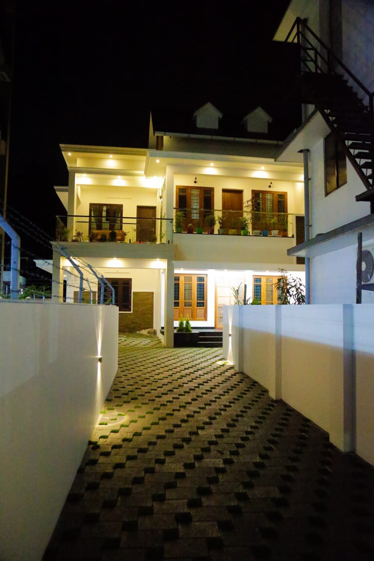 Luxurious 2 BHK vacation home in Maradu