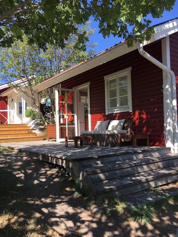 2 modern & cozy Cottages 45 min. from Stockholm C