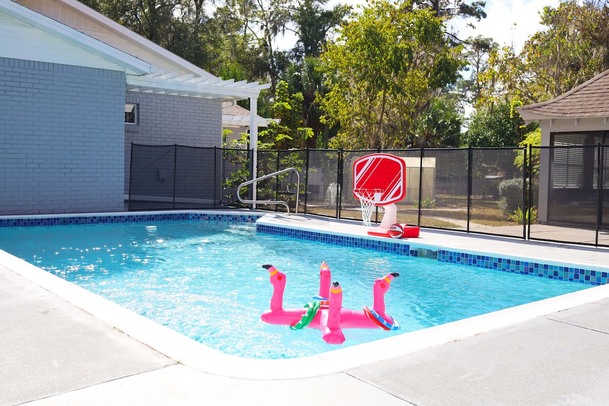 Oasis Paradise Villa with pool in Lake City FL