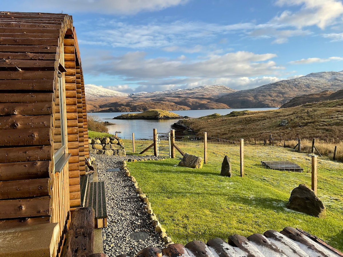 Romantic water side cabin. Isle of Harris