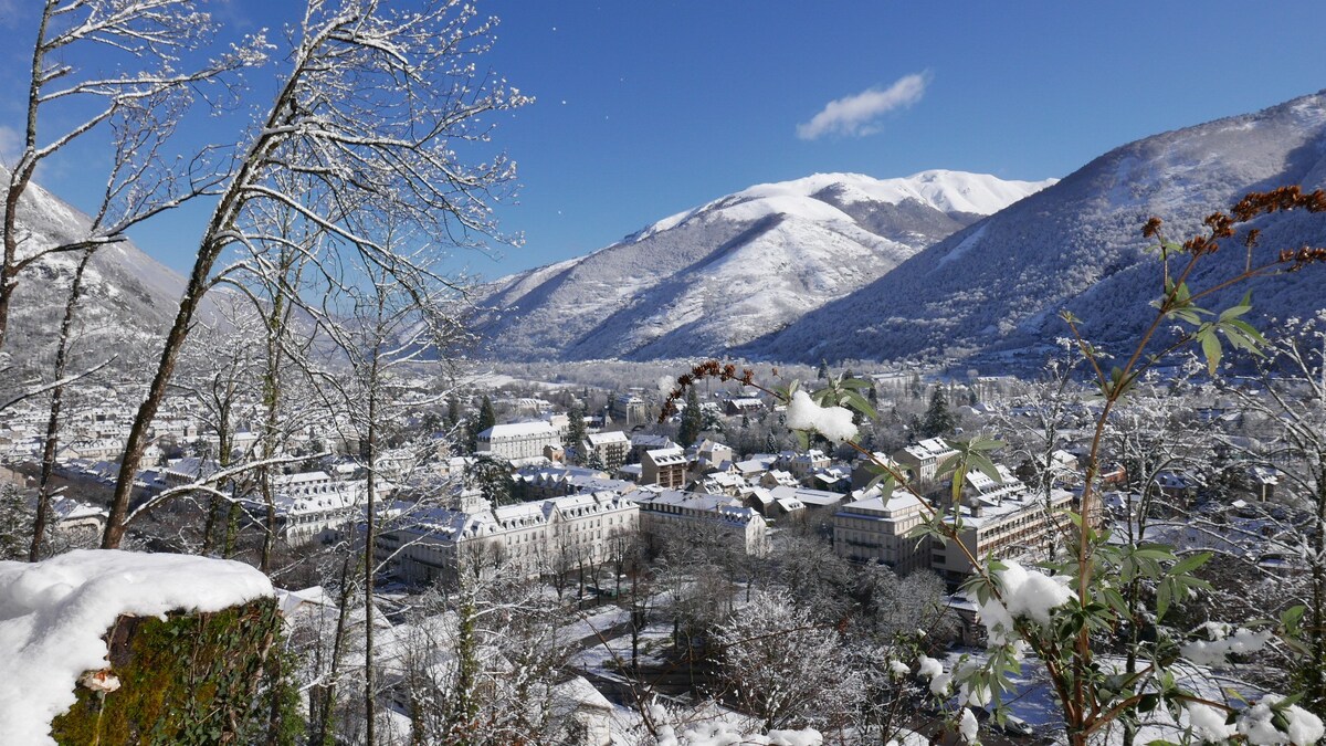 chalet au pied des montagnes