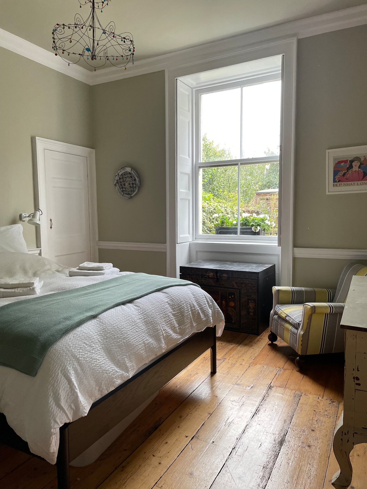 Central Bath stunning room in Georgian apartment