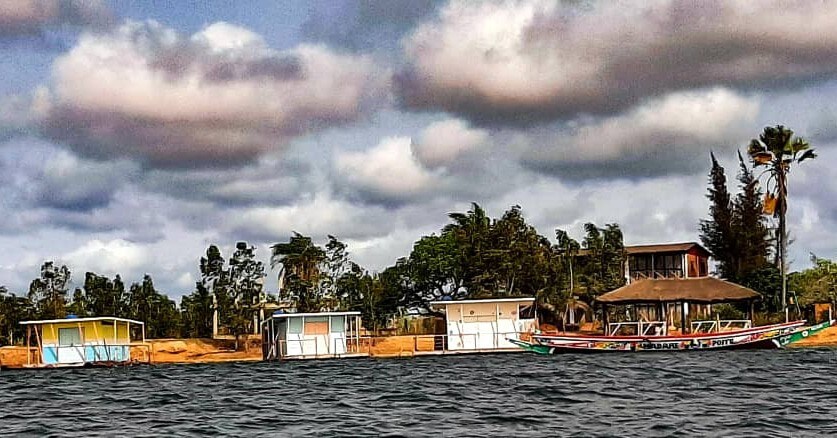 Loft et 3 Cabanes flottantes, les pieds dans l'eau