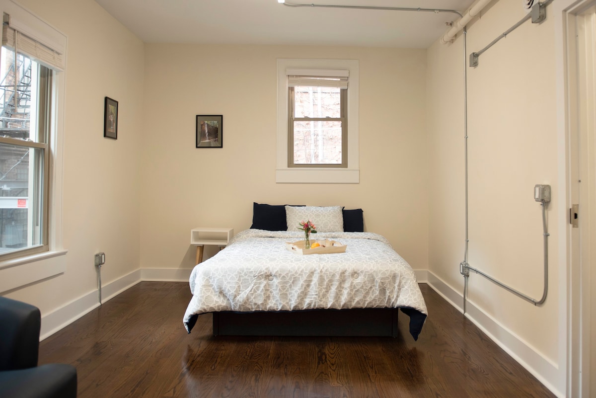 Uptown Athens loft in historic office building