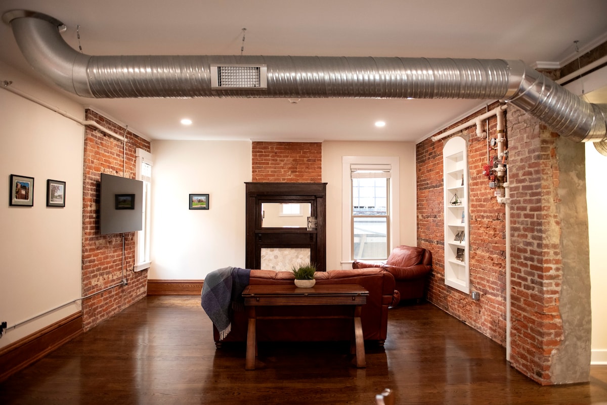 Uptown Athens loft in historic office building