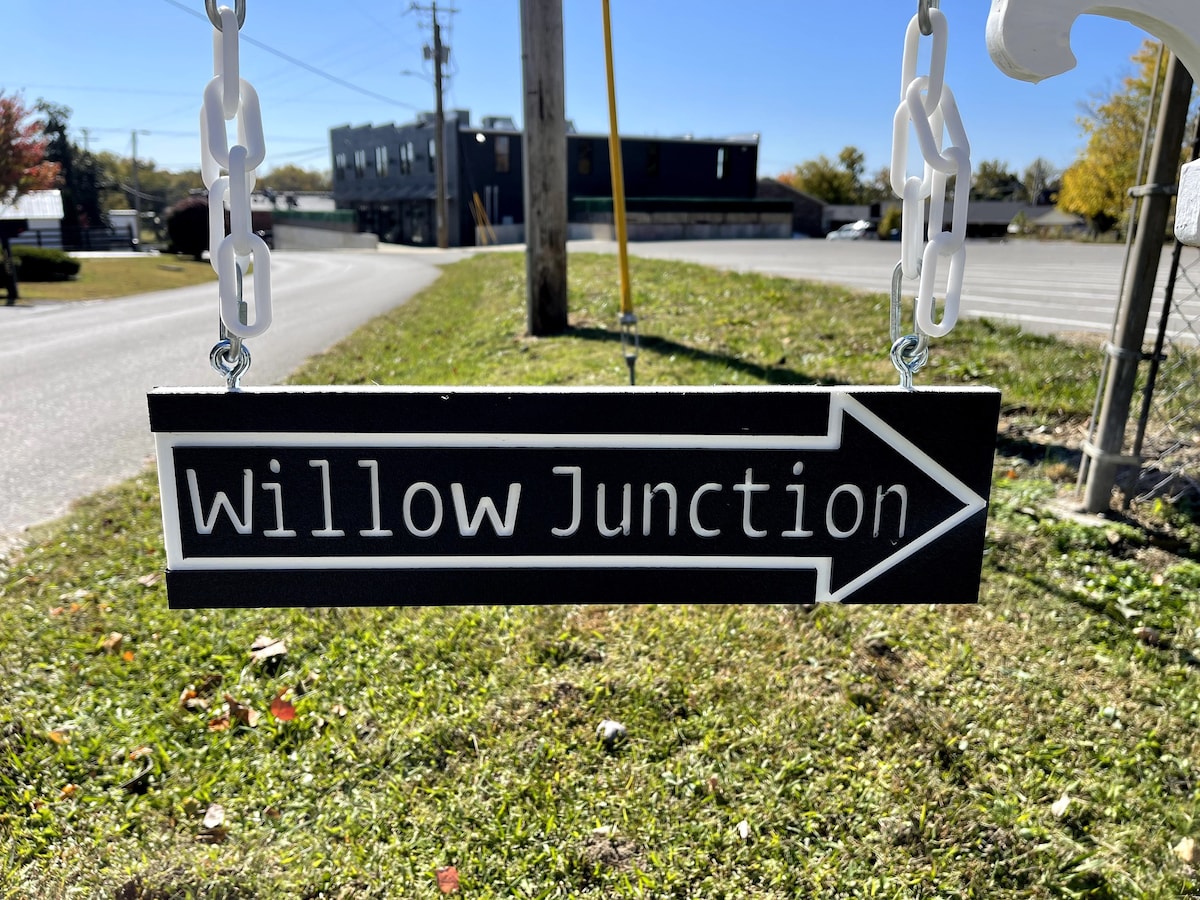 Willow Junction #2, In The Heart of Baxter