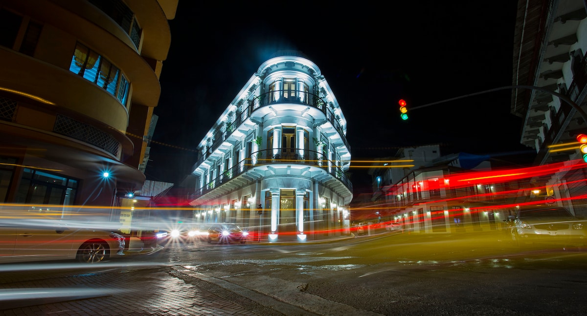 Charming Hotel in Casco Viejo Santa Ana Deluxe