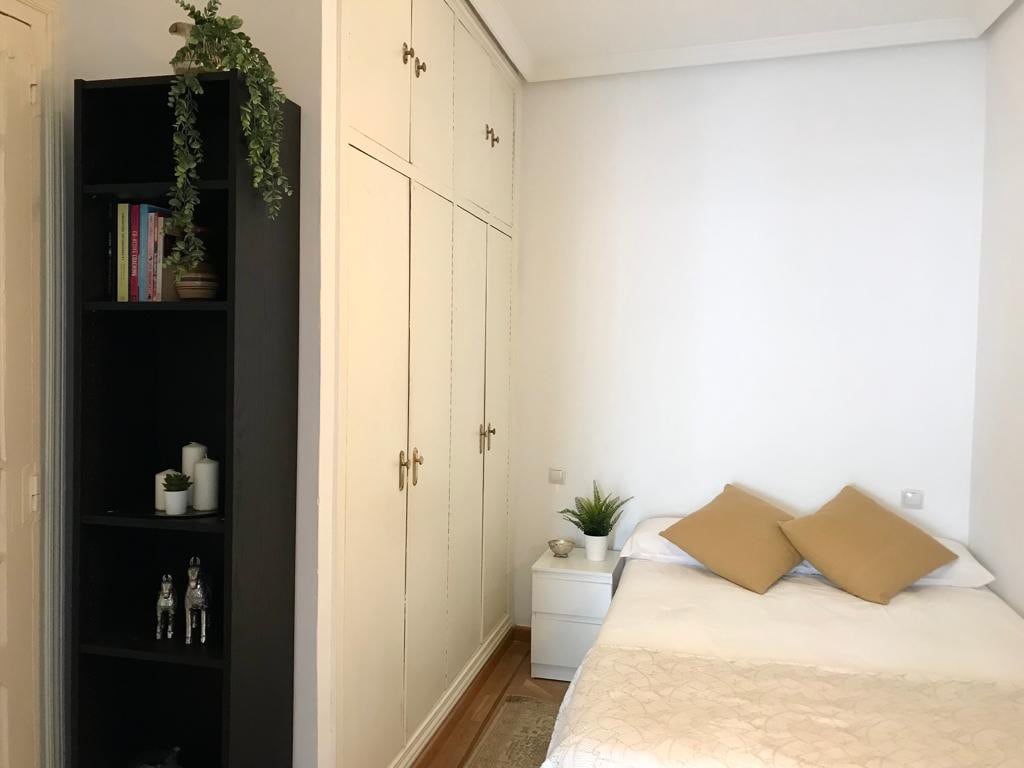 Habitación con baño privado en Malasaña