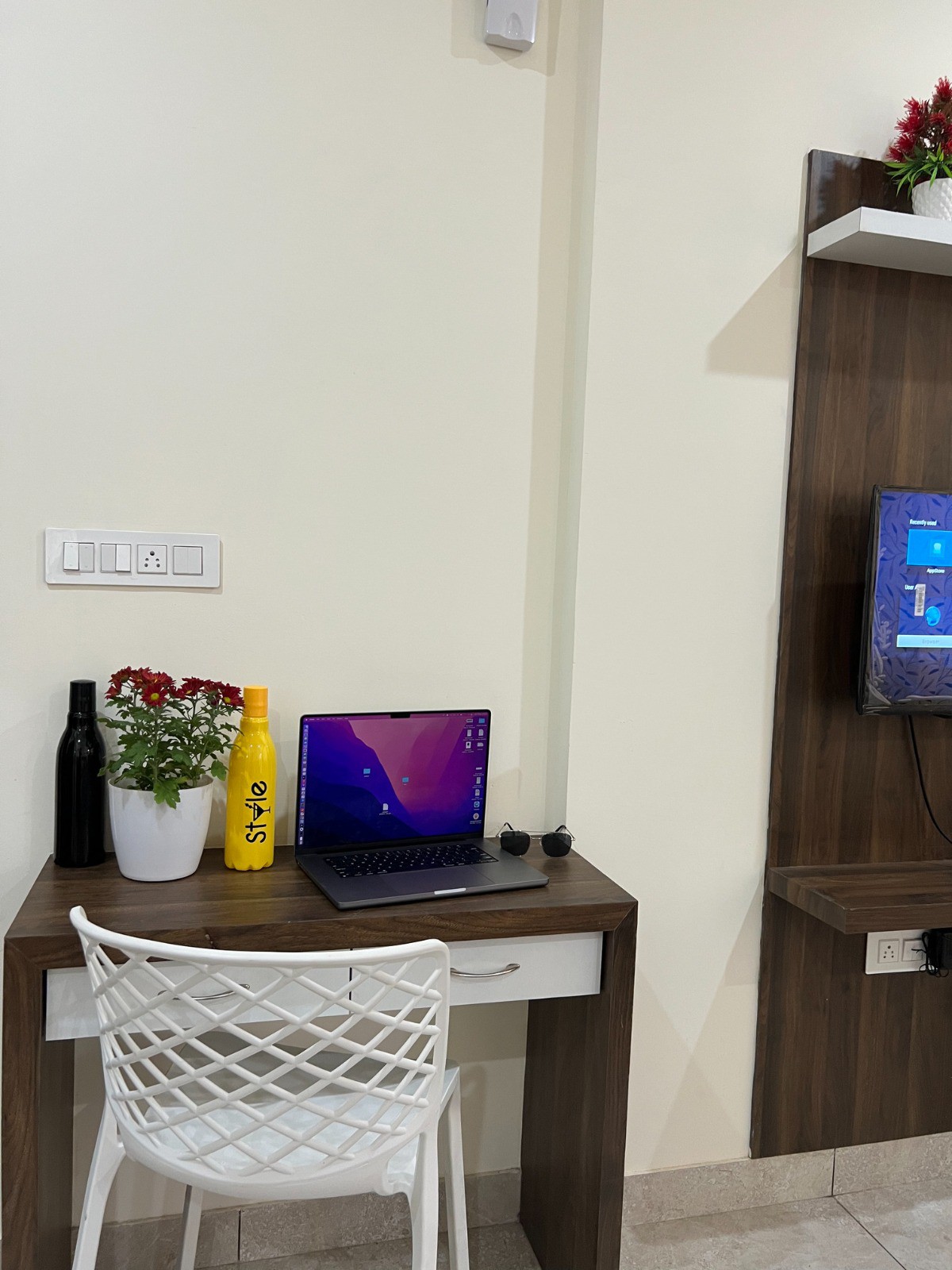 Modern studio room with kitchen Near Manyata Tech