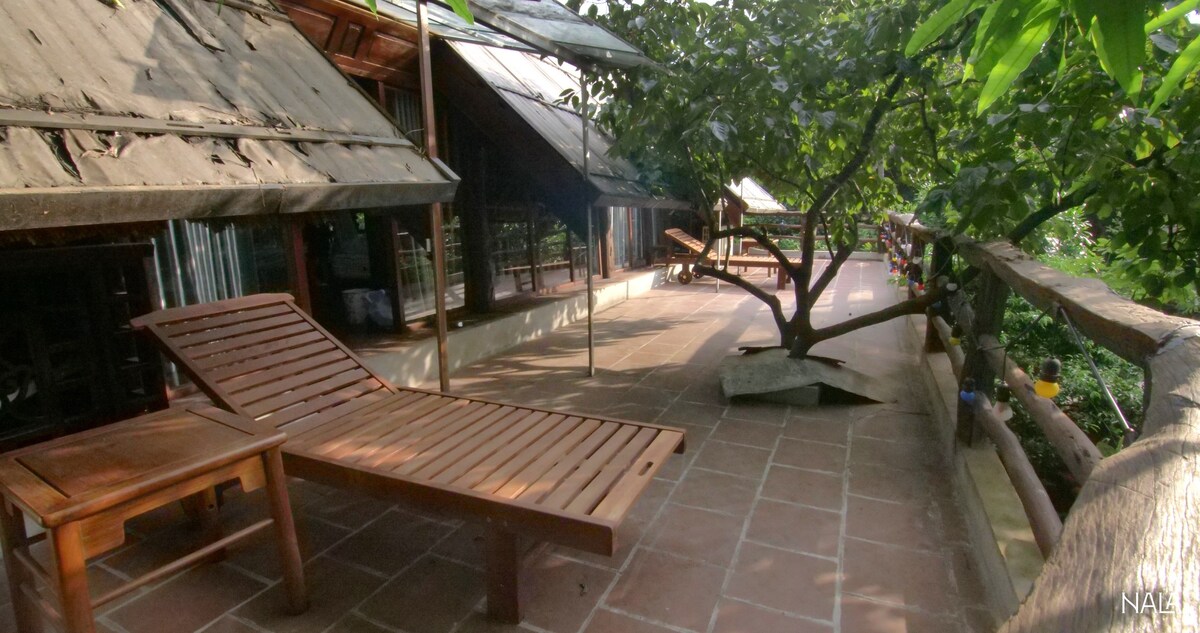 舒适的Muong Stilt House ， 3张床