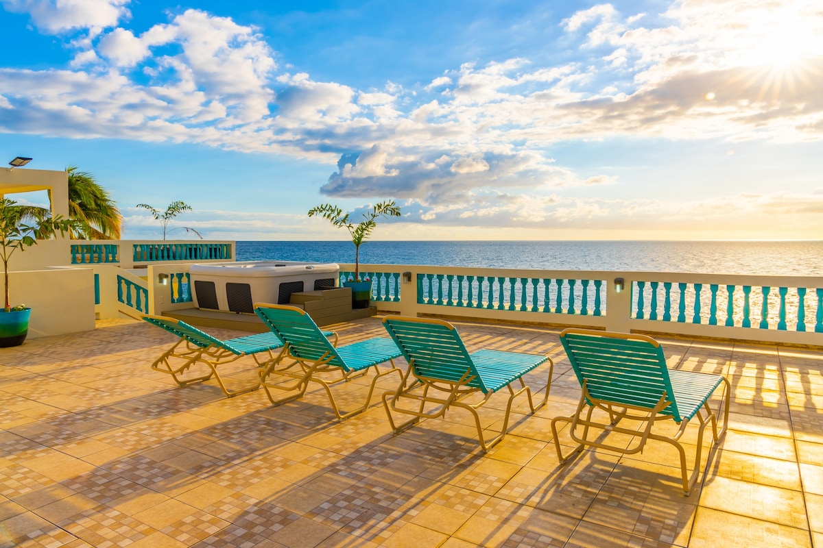 Sunset Paradise, Villa 4 - Oceanfront -14 guests