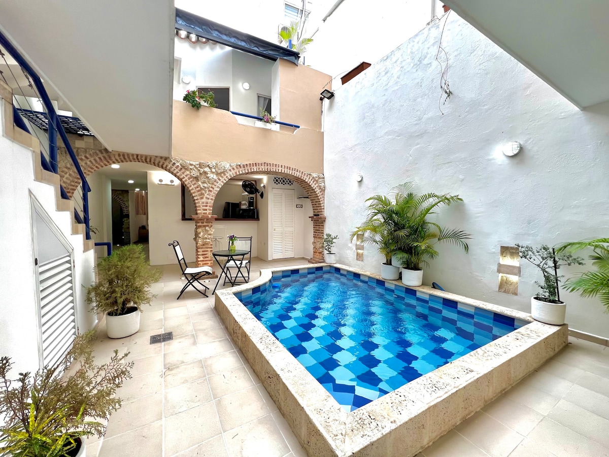 Super Luxury 9BR House in Old City w/ private Pool