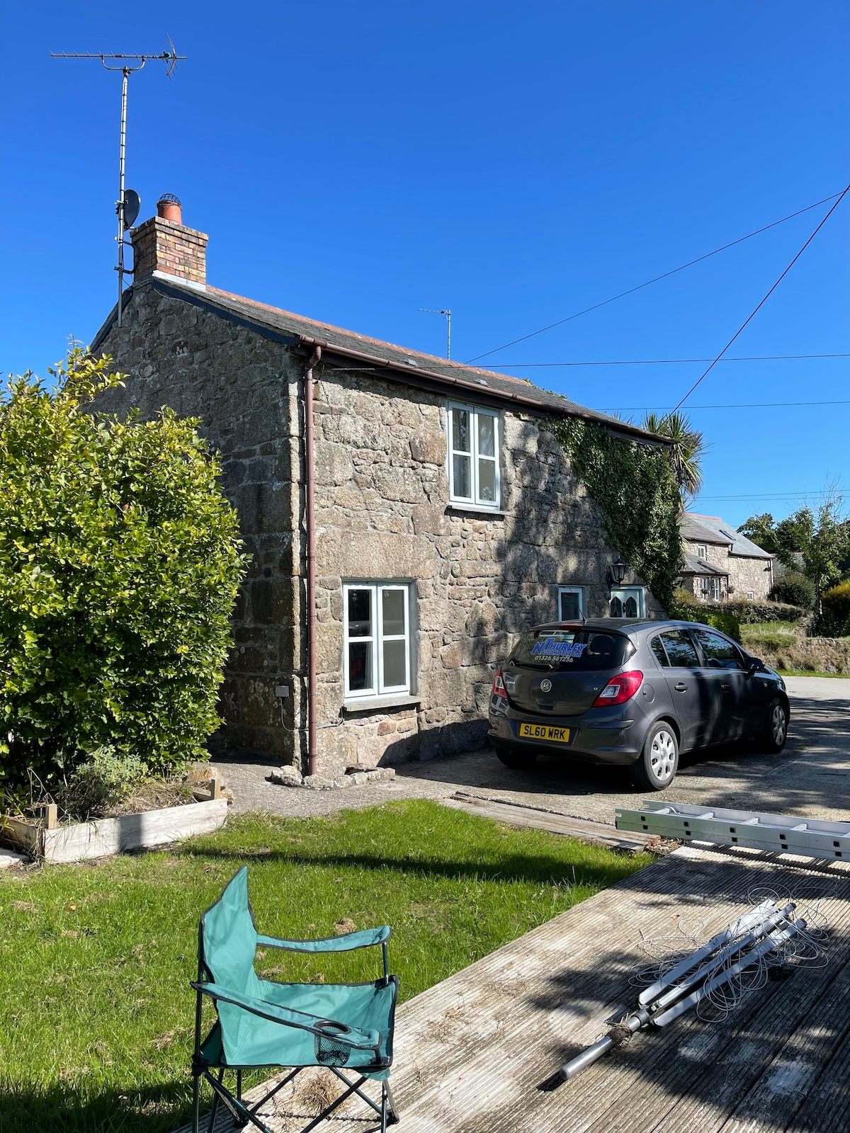 Cosy country cottage nr Gweek & the Helford River