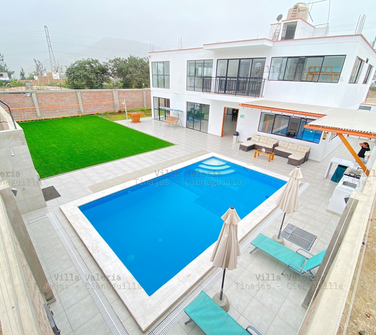 Cieneguilla带钢化游泳池的Casa de Campo