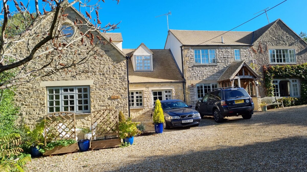 One-bed cotswold stone property