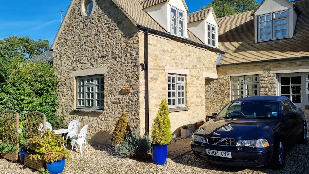 One-bed cotswold stone property