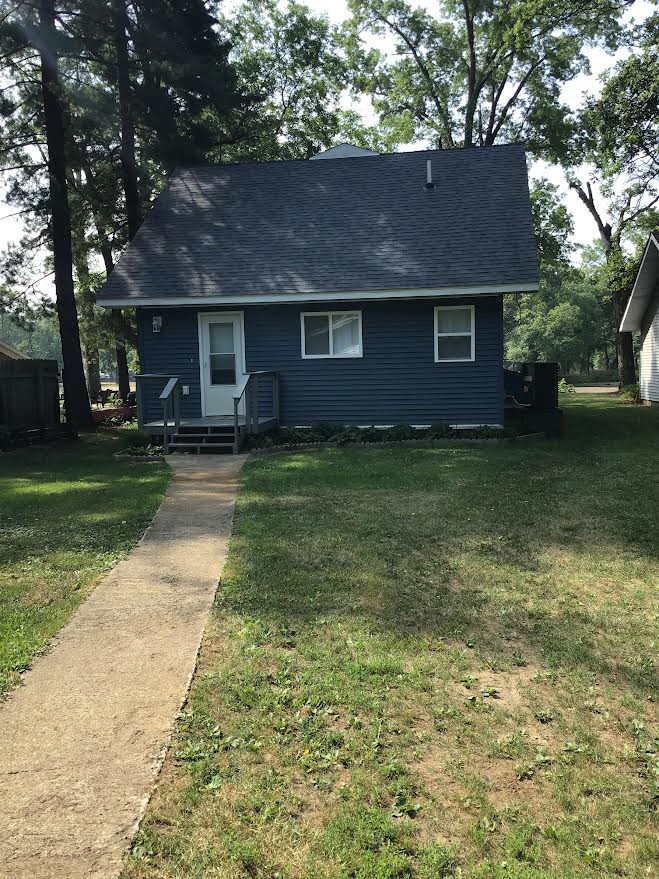 River retreat in Momence, IL.  with river access.