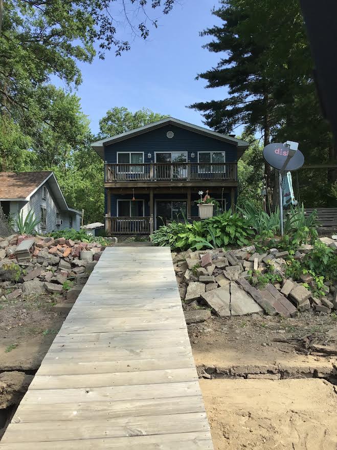 River retreat in Momence, IL.  with river access.