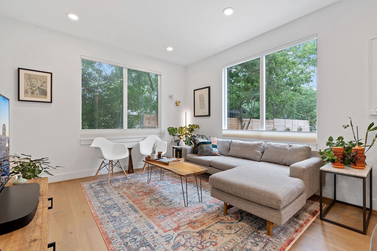 Modern + Comfortable + Good Vibes: 3-Bed S. Austin