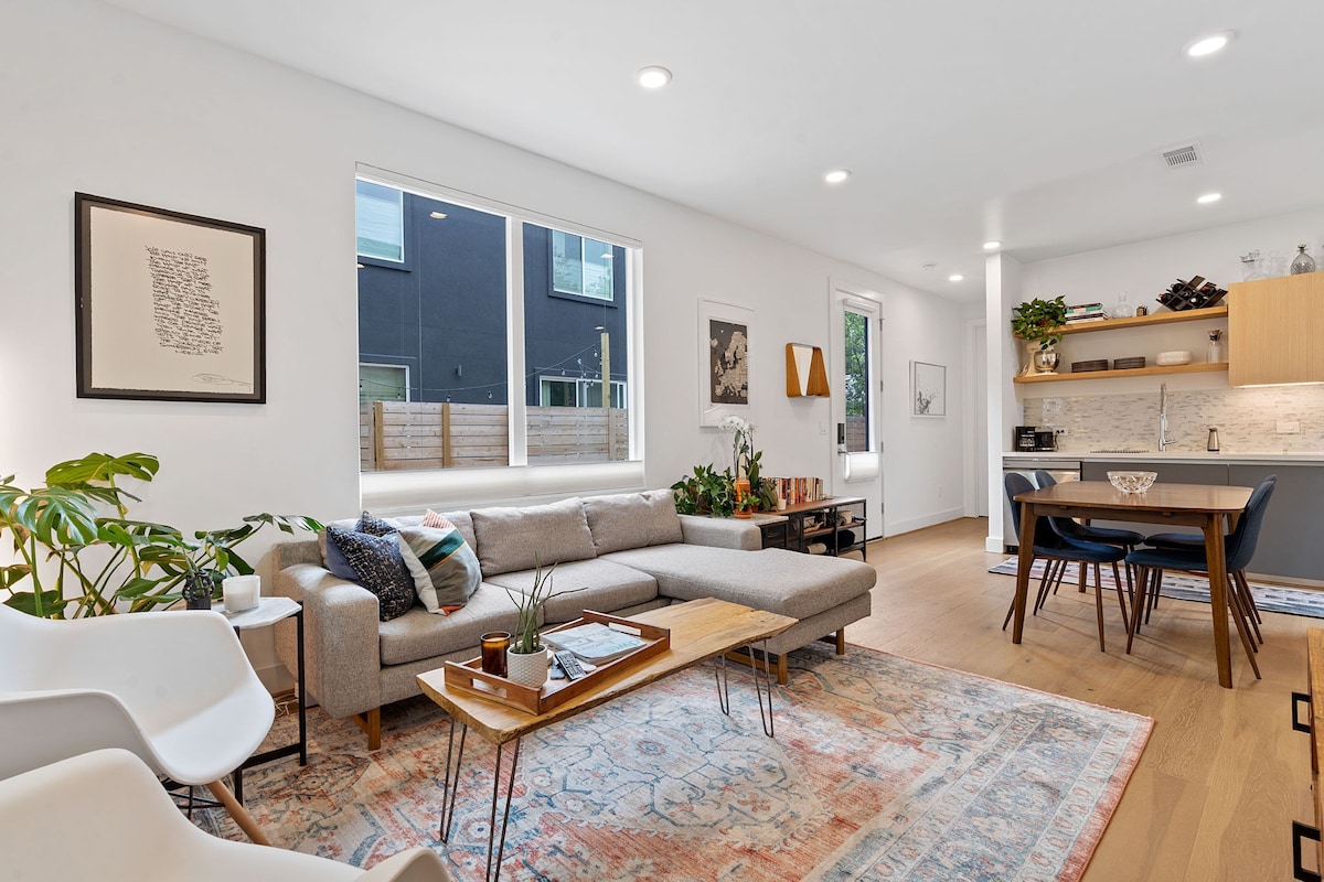 Modern + Comfortable + Good Vibes: 3-Bed S. Austin