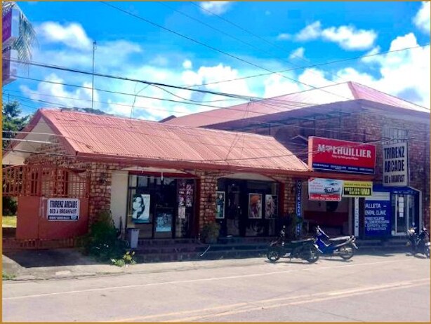 Beside Paoay Church, B&B with free parking