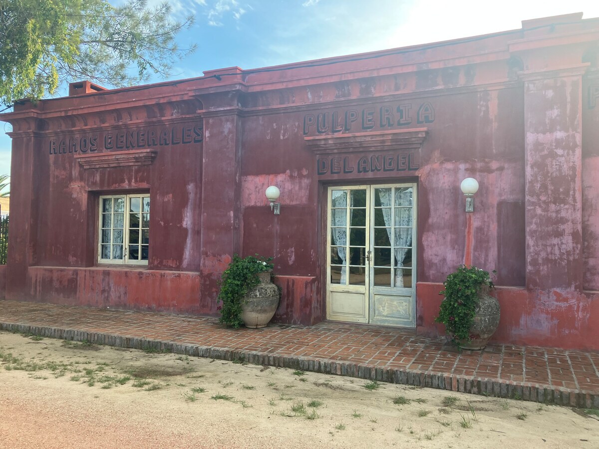 Rustic Cottage in Pueblo Garzón