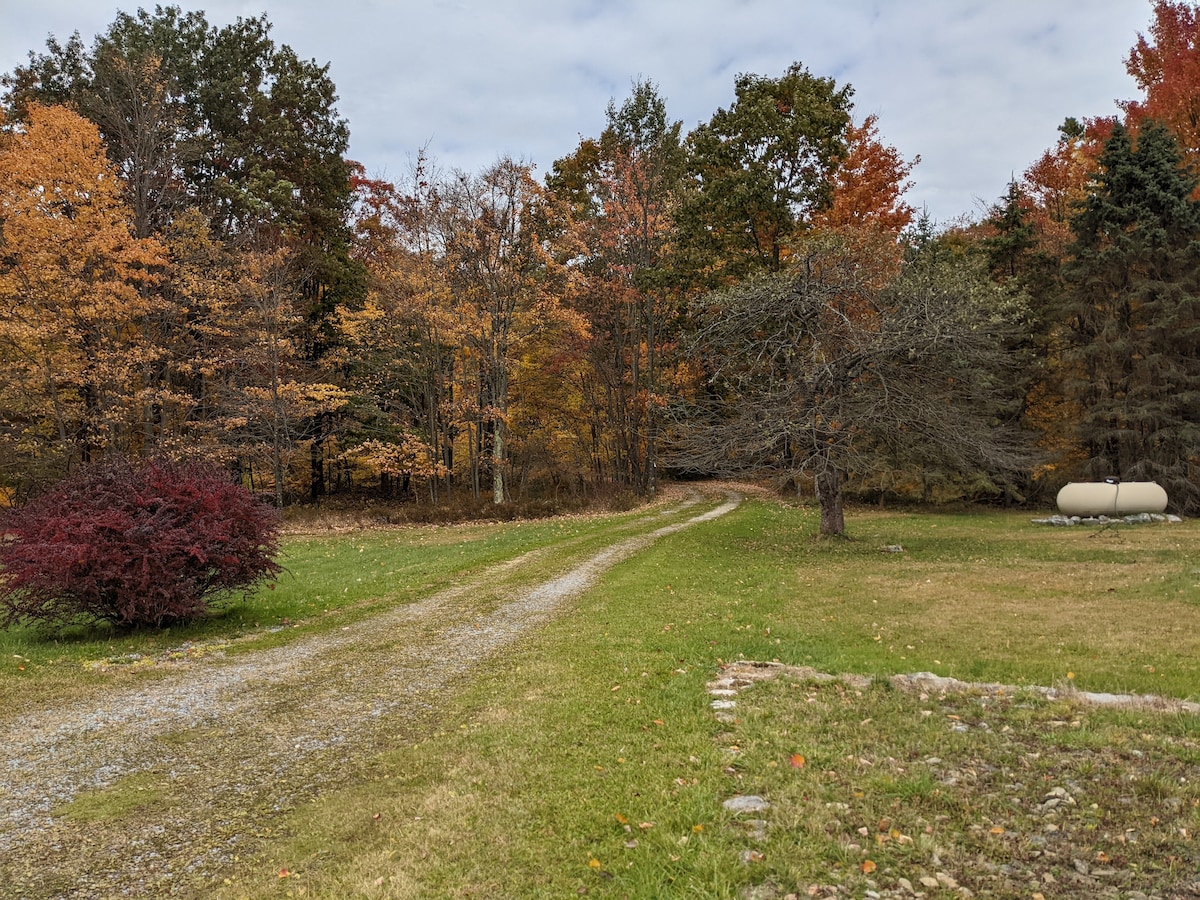 Relaxing get-a-way Boone Mountain 2 bedroom camp