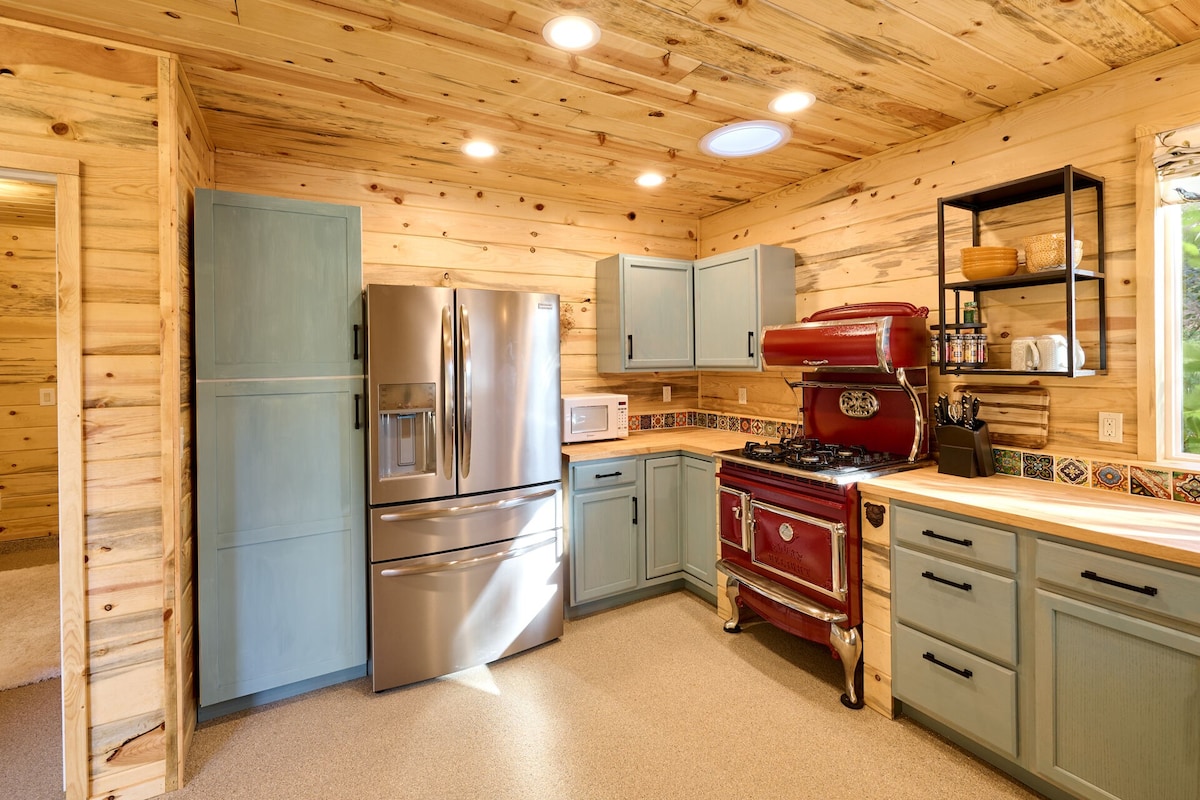 A Cozy 1 Bed/1 Bath Cabin Nestled Among the Trees