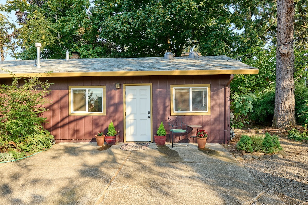 A Cozy 1 Bed/1 Bath Cabin Nestled Among the Trees