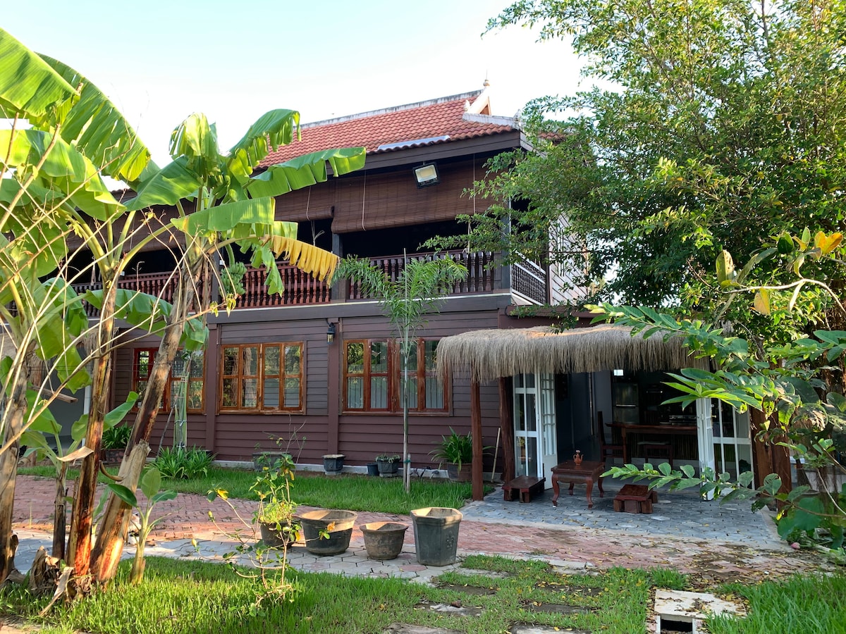 Countryside wooden house with vegetarian breakfast