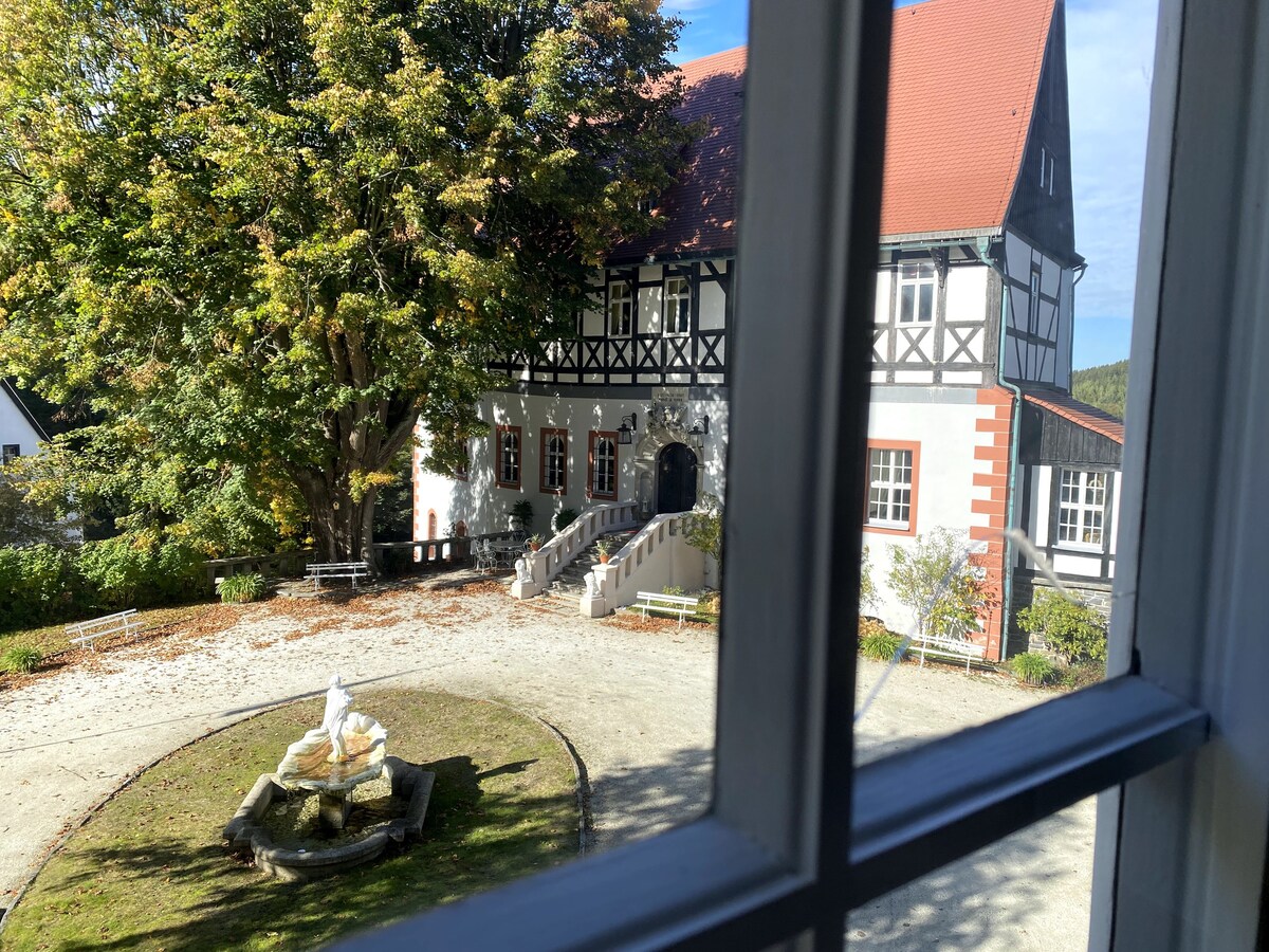 Doppelzimmer mit Blick auf Schloss Rauenstein