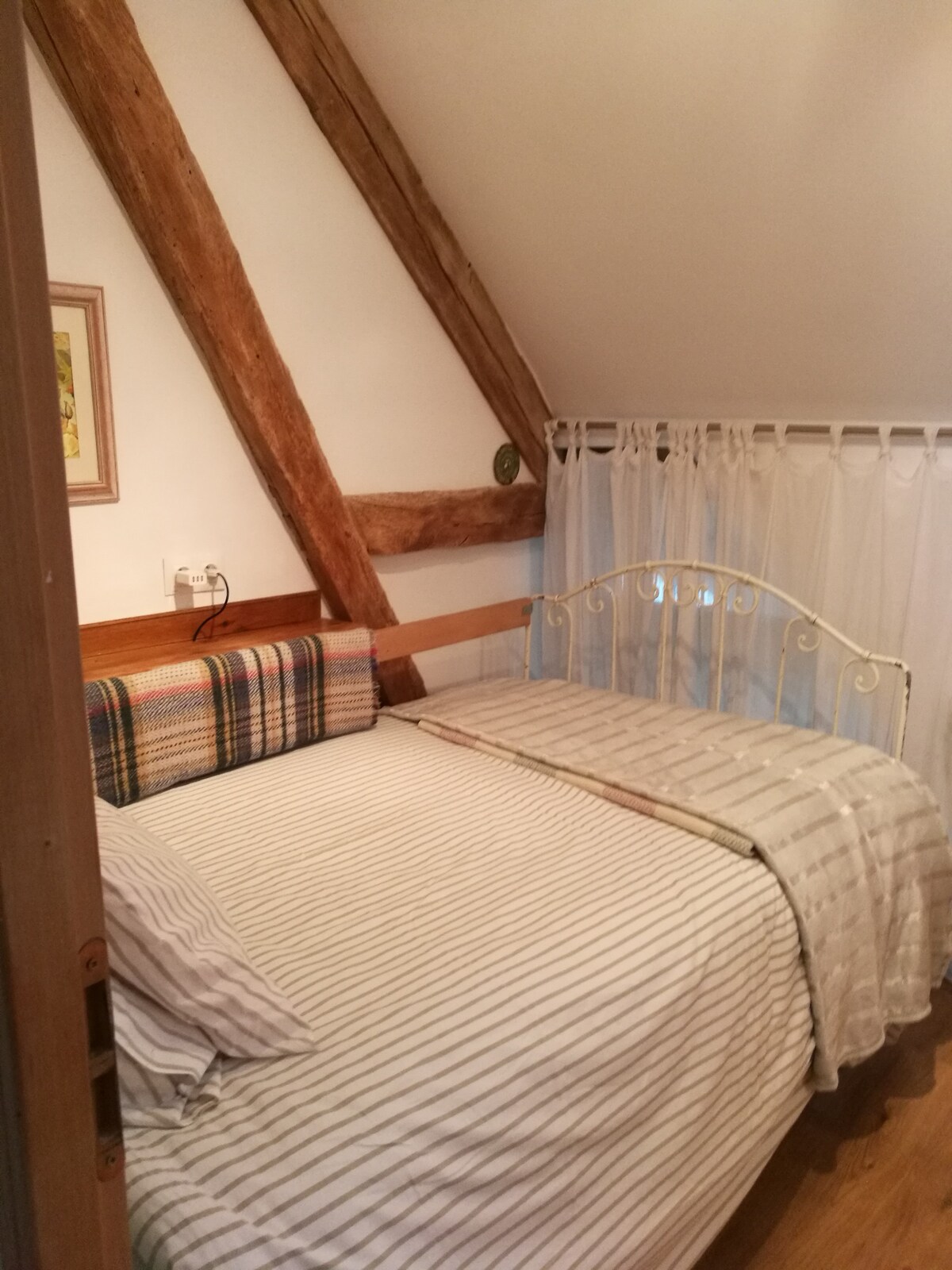 Cute 1 bed space in an old barn.