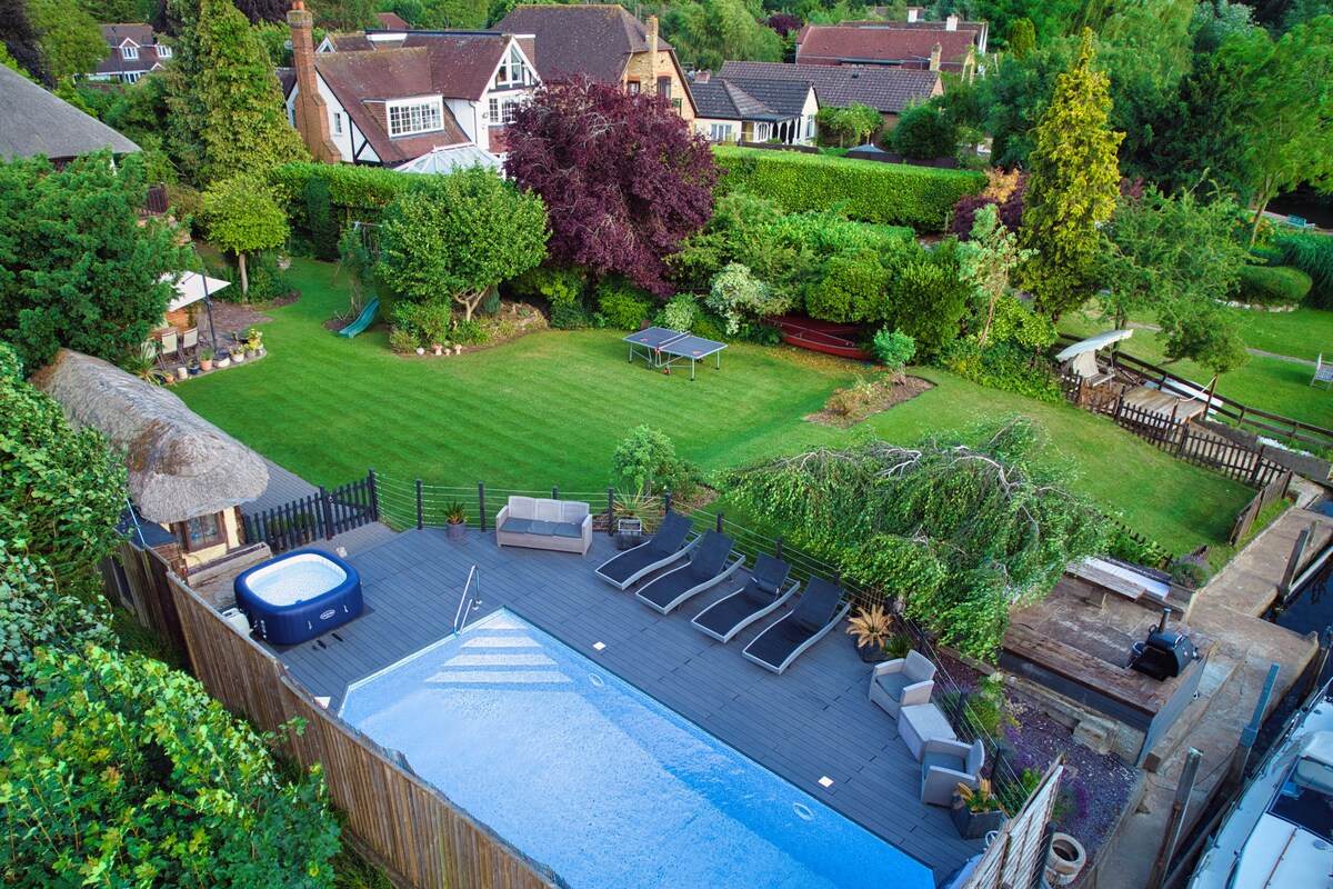 Old Wharf Cottage - Riverside Living with Pool