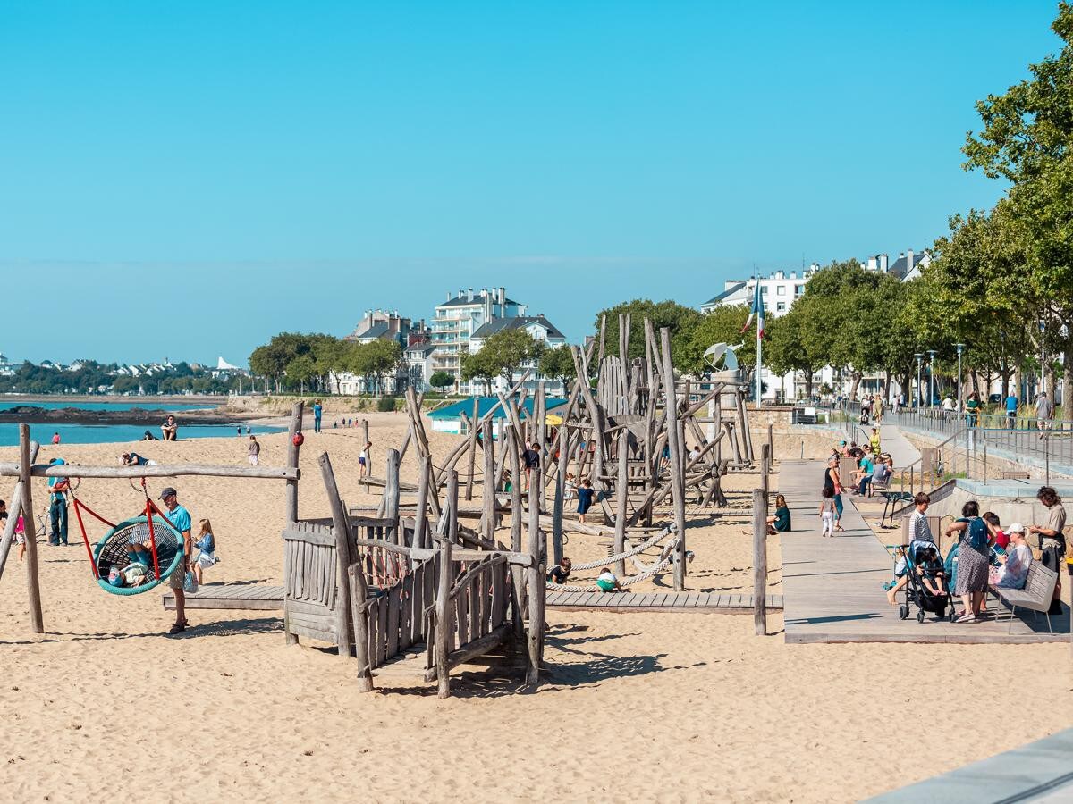 Maison moderne près de la plage