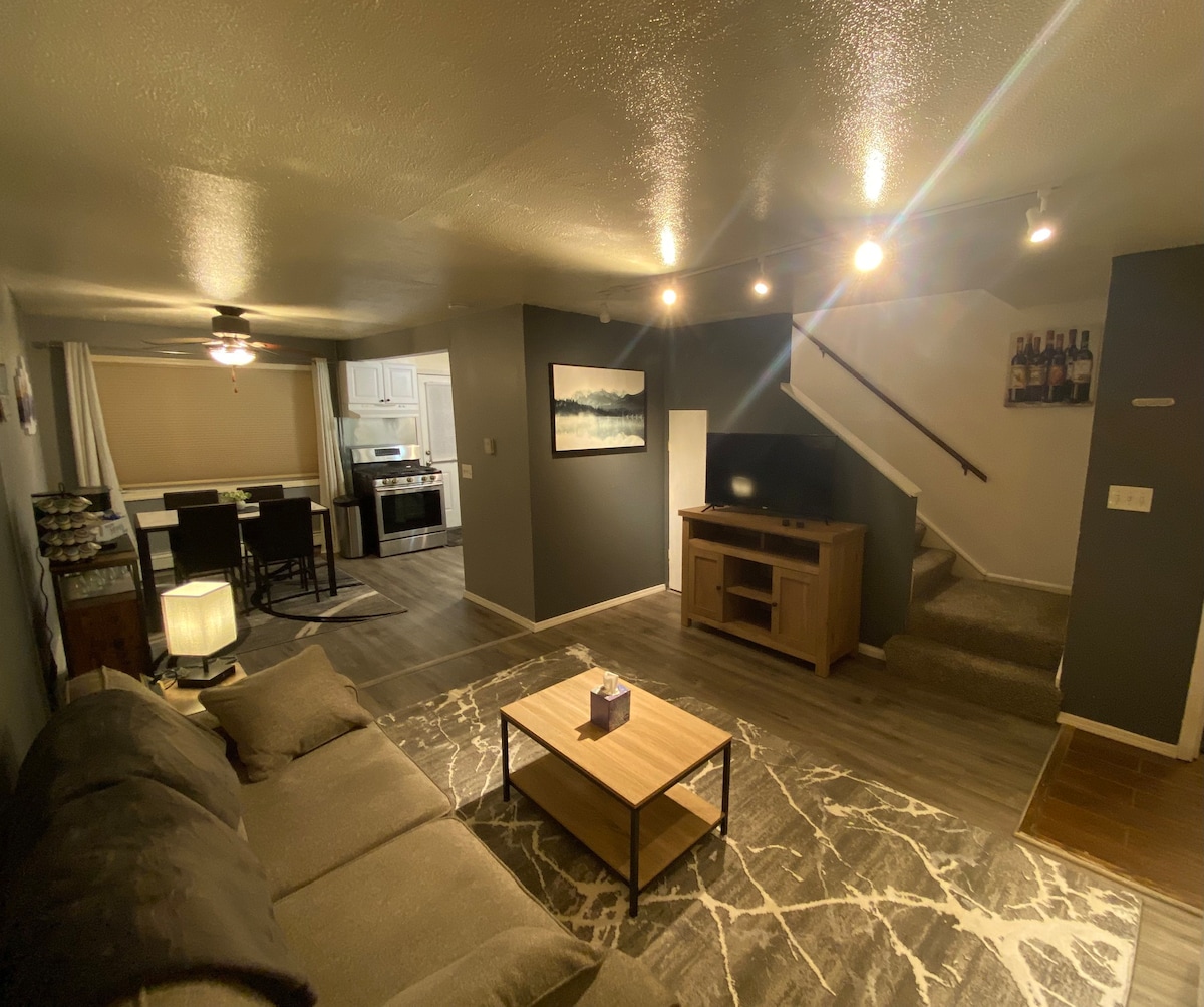 Cozy 2-bedroom Duplex home in Fairbanks