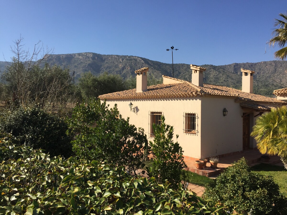 Spacious (100m2+) 2 Bed Country Casita