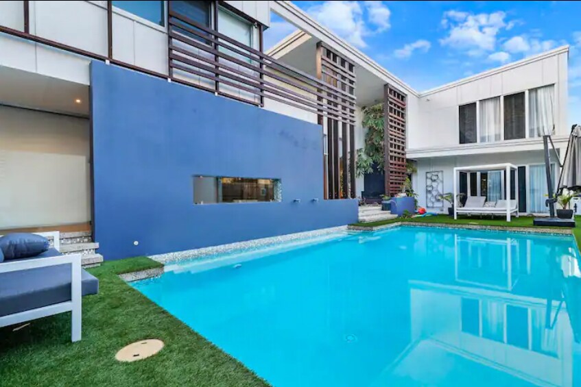 Luxurious Waterfront 5Brm Canal Home Caloundra